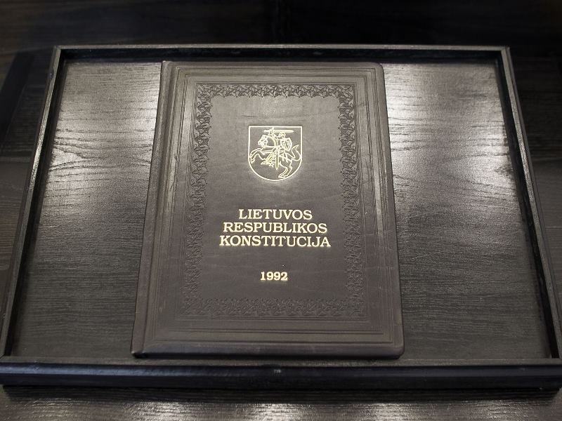 Lietuvos Respublikos Konstitucijos knyga